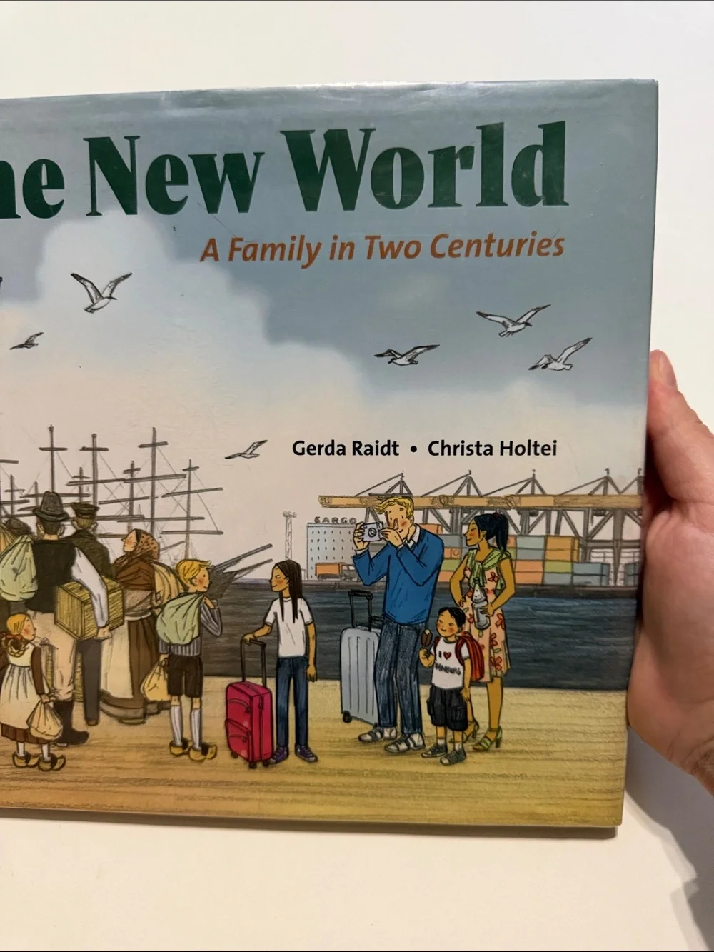 In the New World A Family in Two Centuries Hardcover Book by Gerda Raidt
